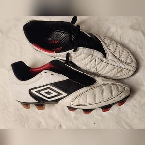 Umbro Geometra Men's Soccer Cleats